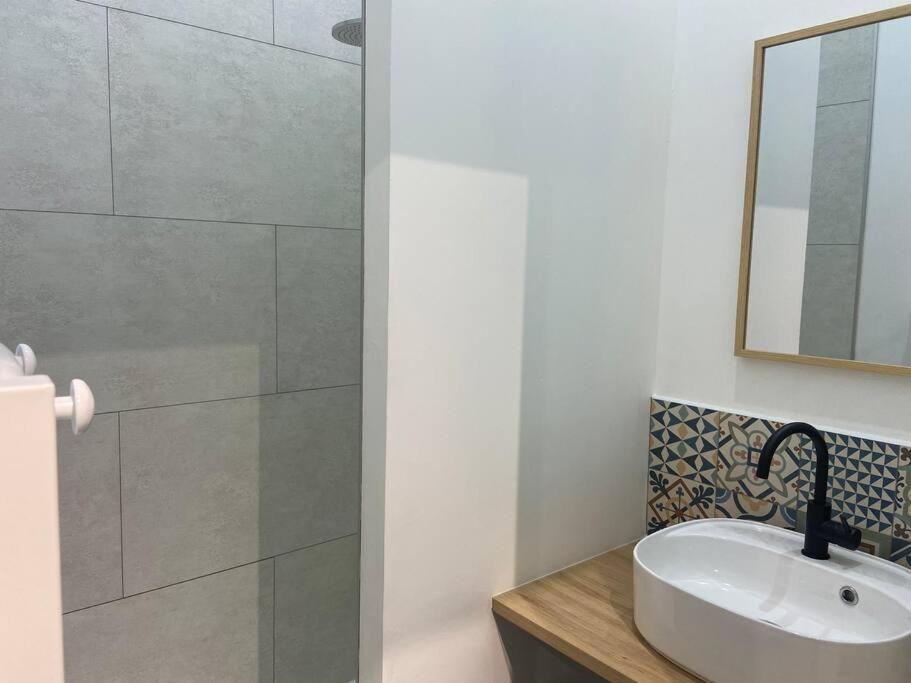 Les Prunelles Maison De Village De 4 A 8 Personnes Précigné Extérieur photo